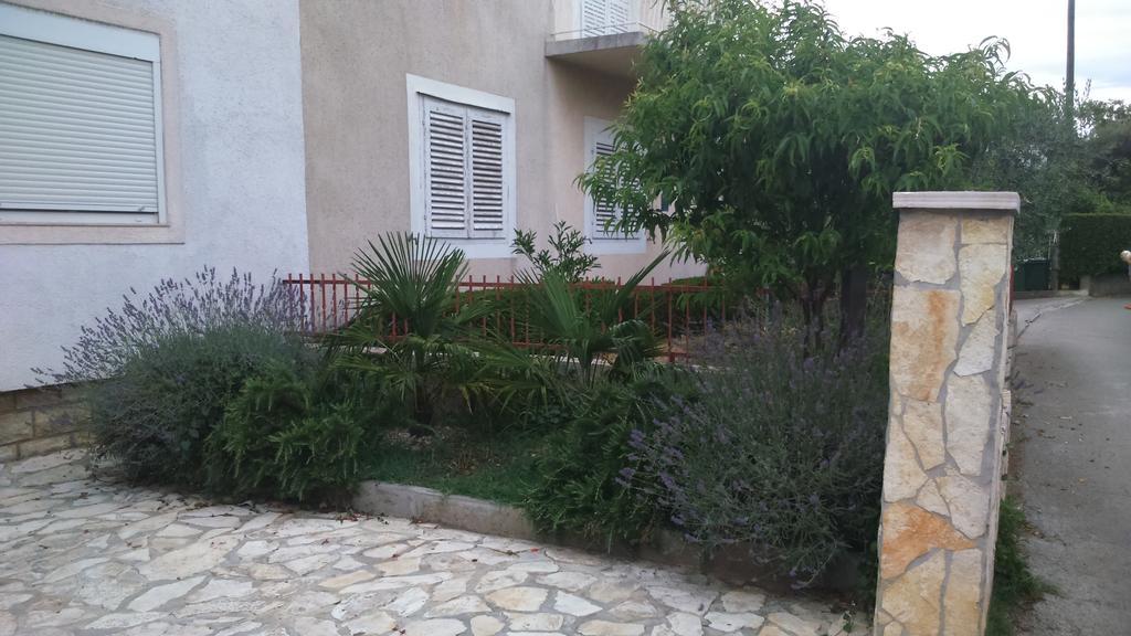 Apartments Lola Biograd Na Moru Exterior foto