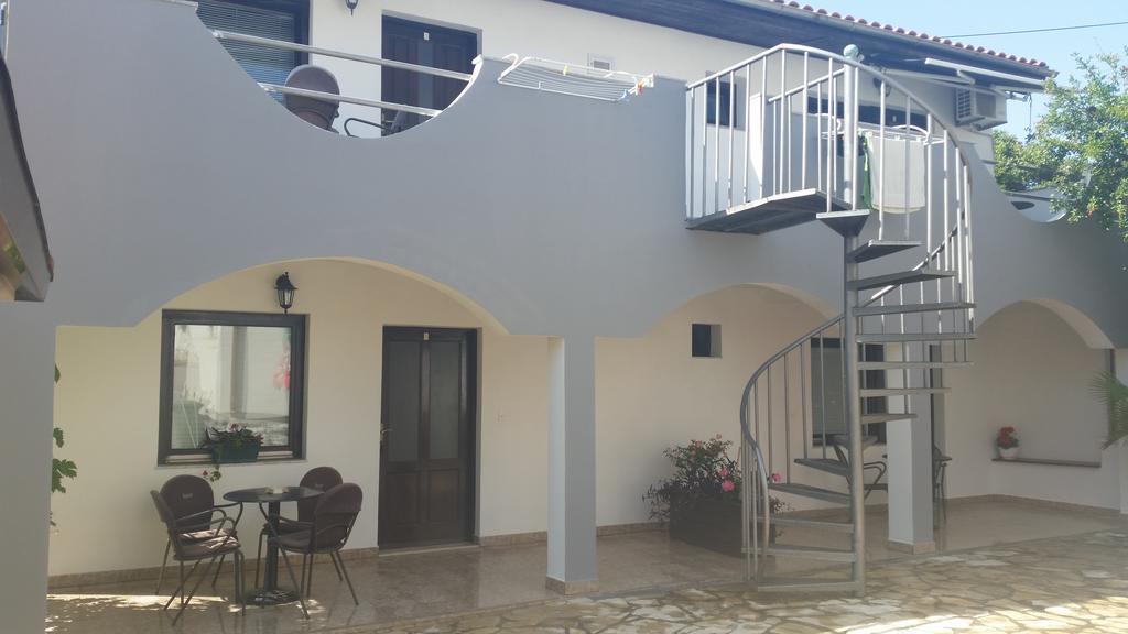 Apartments Lola Biograd Na Moru Exterior foto