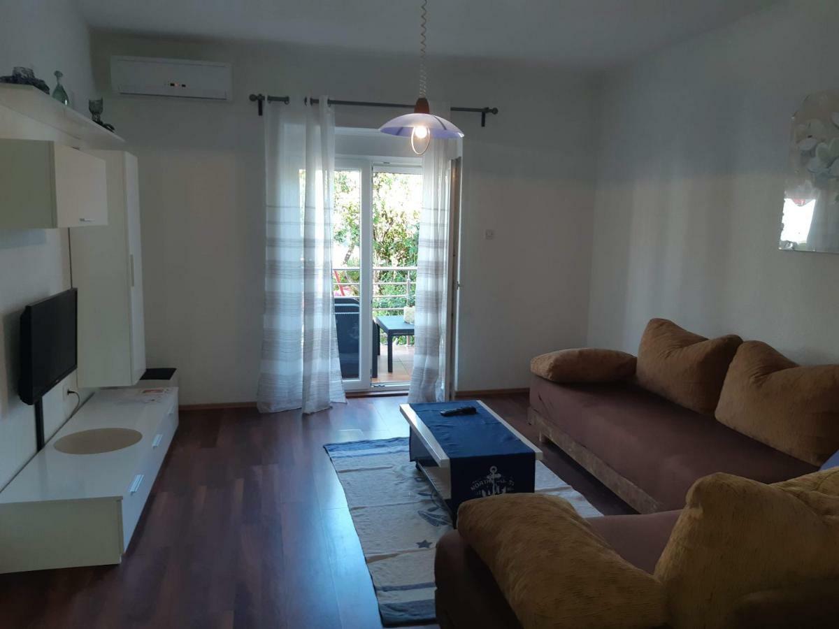 Apartments Lola Biograd Na Moru Exterior foto