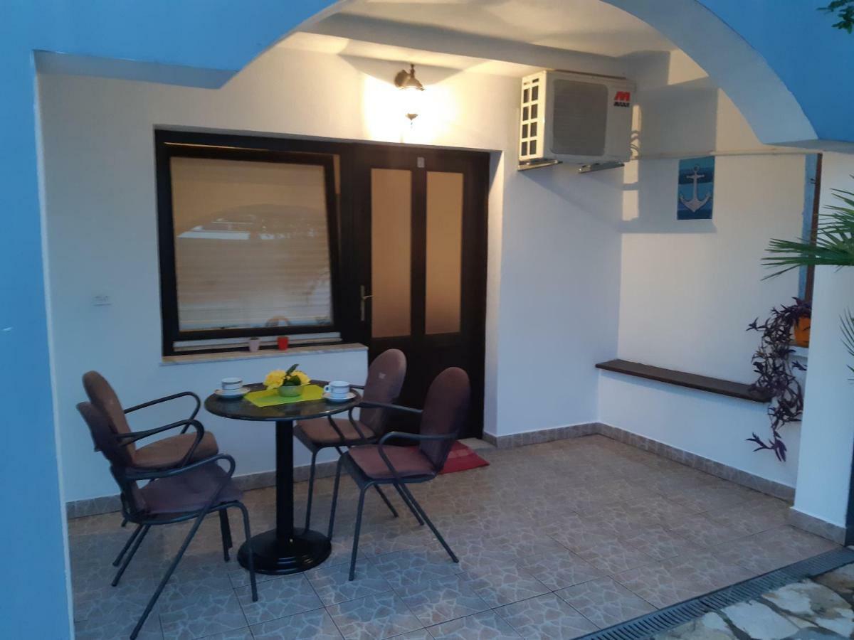 Apartments Lola Biograd Na Moru Exterior foto